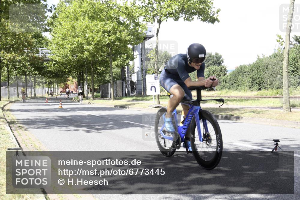 11.08.2024 - GEWOBA Citytriathlon Bremen H.Heesch http://msf.ph/oto/6773445 11.08.2024 13:24:39 Radfahren 214, 249, 255, 257, 279, 303, 306, 348, 481, 696 meine-sportfotos.de