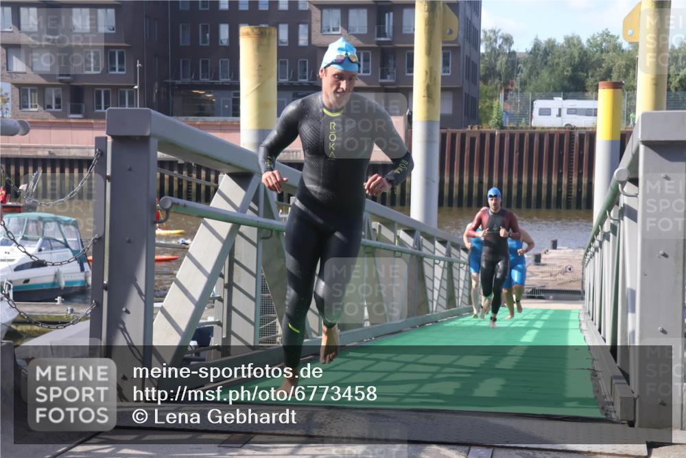 11.08.2024 - GEWOBA Citytriathlon Bremen Lena Gebhardt http://msf.ph/oto/6773458 11.08.2024 10:08:13 Schwimmen 3, 7, 65, 71, 79, 82, 96, 108 meine-sportfotos.de