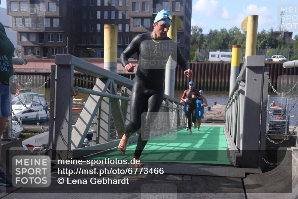 11.08.2024 - GEWOBA Citytriathlon Bremen Lena Gebhardt http://msf.ph/oto/6773466 11.08.2024 10:08:13 Schwimmen 3, 7, 65, 71, 79, 82, 96, 108 meine-sportfotos.de