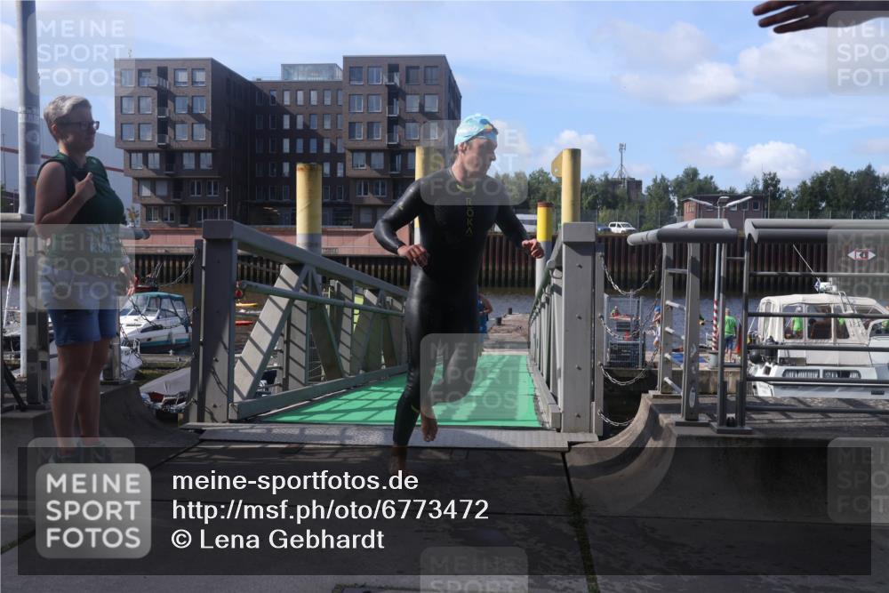 11.08.2024 - GEWOBA Citytriathlon Bremen Lena Gebhardt http://msf.ph/oto/6773472 11.08.2024 10:08:13 Schwimmen 3, 7, 65, 71, 79, 82, 96, 108 meine-sportfotos.de