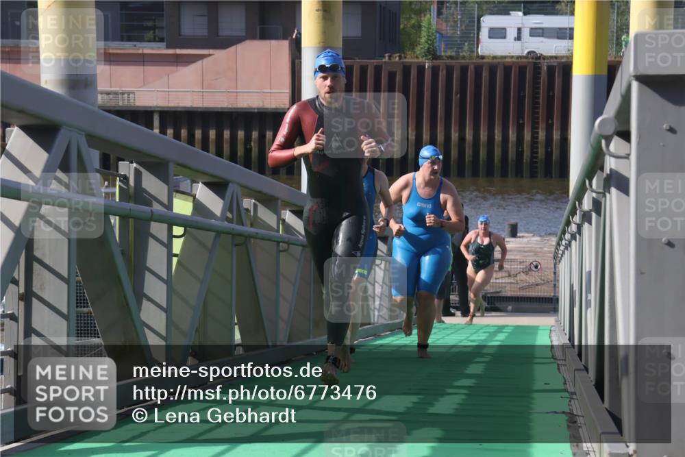 11.08.2024 - GEWOBA Citytriathlon Bremen Lena Gebhardt http://msf.ph/oto/6773476 11.08.2024 10:08:15 Schwimmen 3, 7, 65, 71, 79, 82, 108 meine-sportfotos.de