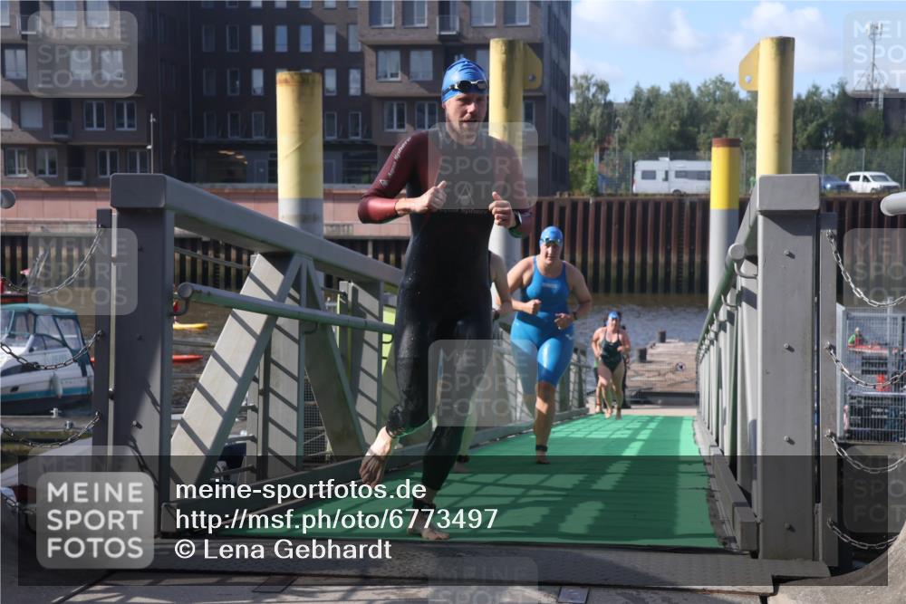 11.08.2024 - GEWOBA Citytriathlon Bremen Lena Gebhardt http://msf.ph/oto/6773497 11.08.2024 10:08:16 Schwimmen 3, 43, 65, 71, 82, 108 meine-sportfotos.de