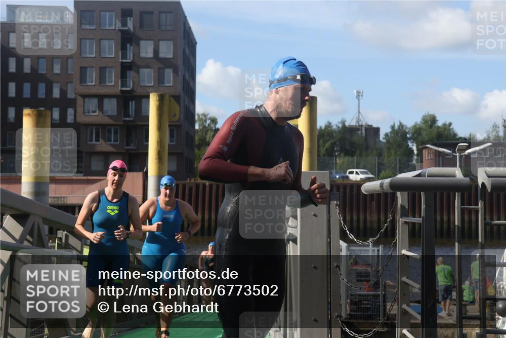 11.08.2024 - GEWOBA Citytriathlon Bremen Lena Gebhardt http://msf.ph/oto/6773502 11.08.2024 10:08:17 Schwimmen 3, 43, 65, 71, 82, 108 meine-sportfotos.de