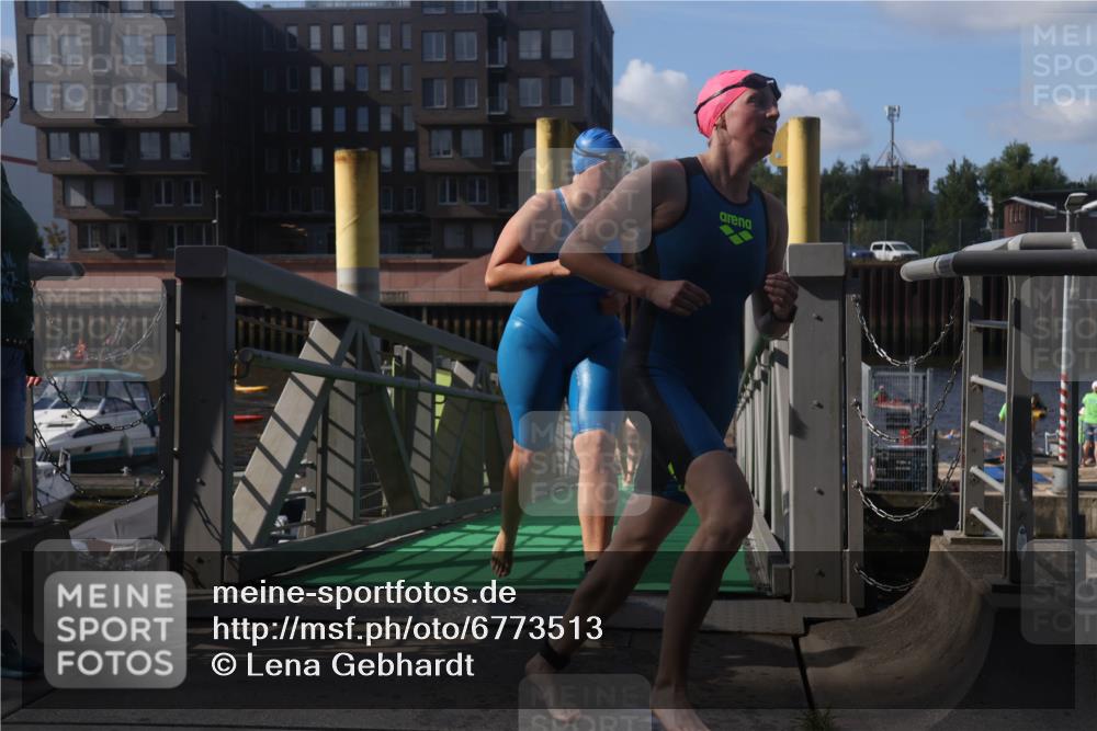 11.08.2024 - GEWOBA Citytriathlon Bremen Lena Gebhardt http://msf.ph/oto/6773513 11.08.2024 10:08:18 Schwimmen 3, 43, 65, 71, 82, 108 meine-sportfotos.de