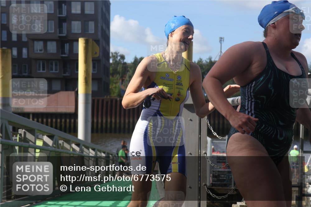 11.08.2024 - GEWOBA Citytriathlon Bremen Lena Gebhardt http://msf.ph/oto/6773575 11.08.2024 10:08:23 Schwimmen 43, 65, 71, 82, 108 meine-sportfotos.de