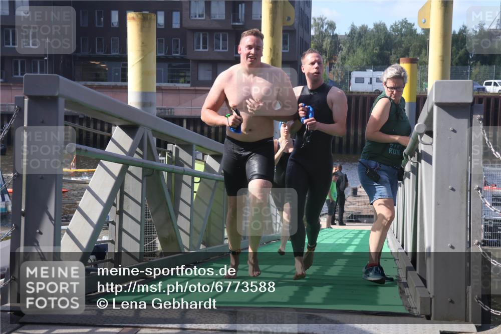 11.08.2024 - GEWOBA Citytriathlon Bremen Lena Gebhardt http://msf.ph/oto/6773588 11.08.2024 10:08:31 Schwimmen 43, 65, 71, 98, 108, 110 meine-sportfotos.de