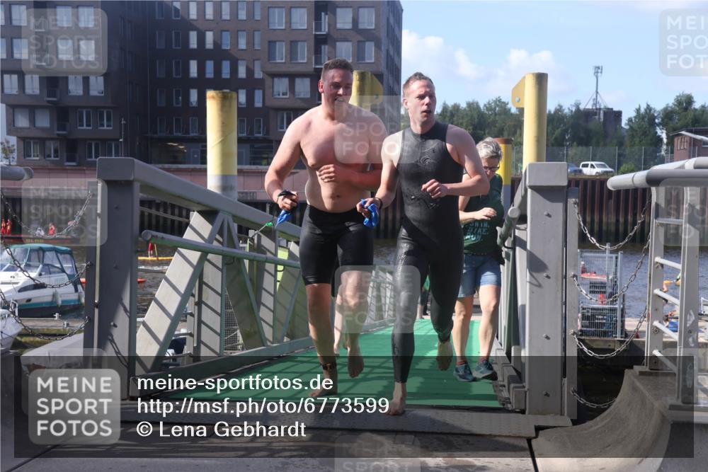 11.08.2024 - GEWOBA Citytriathlon Bremen Lena Gebhardt http://msf.ph/oto/6773599 11.08.2024 10:08:31 Schwimmen 43, 65, 71, 98, 108, 110 meine-sportfotos.de