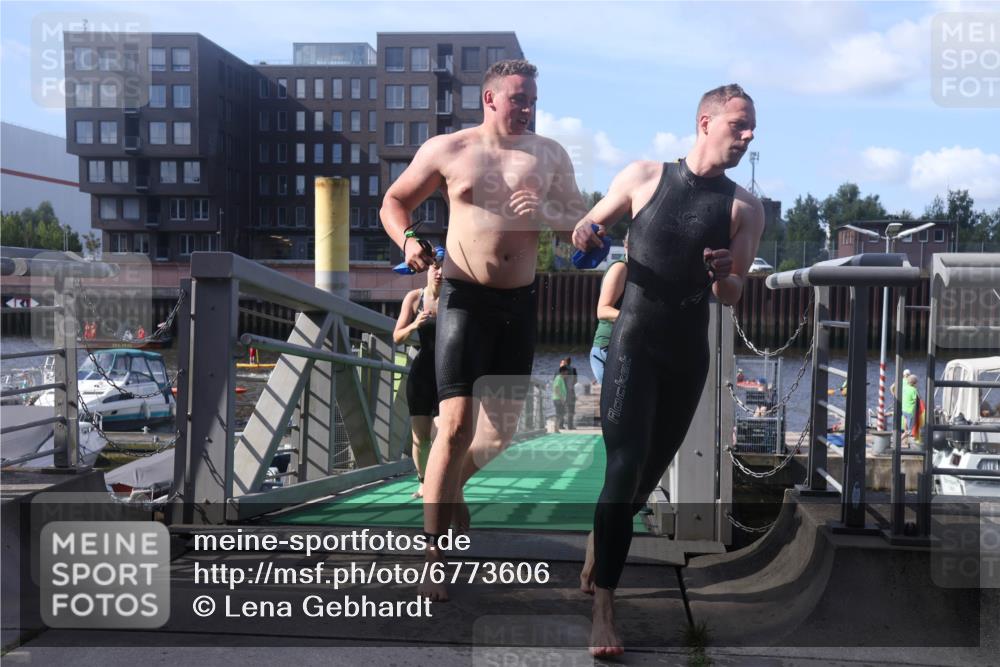 11.08.2024 - GEWOBA Citytriathlon Bremen Lena Gebhardt http://msf.ph/oto/6773606 11.08.2024 10:08:32 Schwimmen 43, 65, 98, 108, 110 meine-sportfotos.de