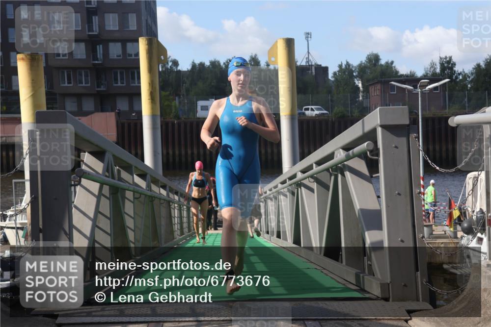 11.08.2024 - GEWOBA Citytriathlon Bremen Lena Gebhardt http://msf.ph/oto/6773676 11.08.2024 10:08:56 Schwimmen 92, 110 meine-sportfotos.de