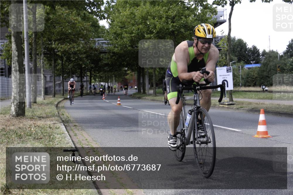 11.08.2024 - GEWOBA Citytriathlon Bremen H.Heesch http://msf.ph/oto/6773687 11.08.2024 13:28:28 Radfahren 201, 206, 232, 285, 308, 311, 326, 381, 390, 510, 534, 542 meine-sportfotos.de