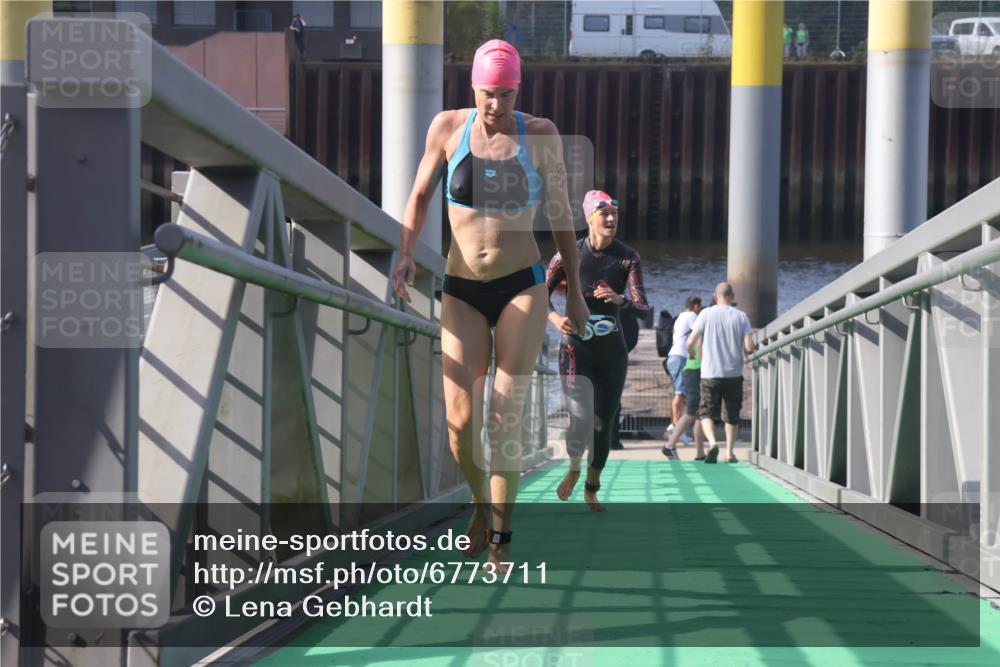 11.08.2024 - GEWOBA Citytriathlon Bremen Lena Gebhardt http://msf.ph/oto/6773711 11.08.2024 10:09:00 Schwimmen 85, 92 meine-sportfotos.de