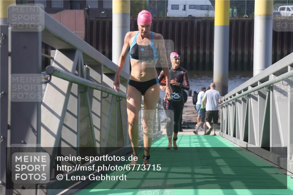 11.08.2024 - GEWOBA Citytriathlon Bremen Lena Gebhardt http://msf.ph/oto/6773715 11.08.2024 10:09:00 Schwimmen 85, 92 meine-sportfotos.de