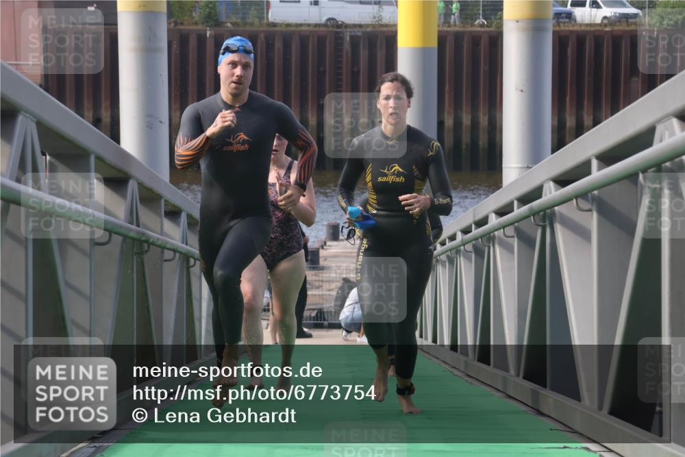 11.08.2024 - GEWOBA Citytriathlon Bremen Lena Gebhardt http://msf.ph/oto/6773754 11.08.2024 10:09:30 Schwimmen 9, 20, 27, 42, 45, 48, 52, 57, 58, 62, 69, 78, 99 meine-sportfotos.de