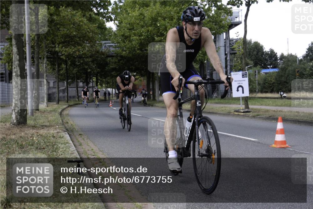11.08.2024 - GEWOBA Citytriathlon Bremen H.Heesch http://msf.ph/oto/6773755 11.08.2024 13:28:45 Radfahren 205, 206, 232, 234, 278, 285, 291, 298, 326, 338, 372, 379, 381, 390, 434, 435, 456, 459, 474, 510 meine-sportfotos.de