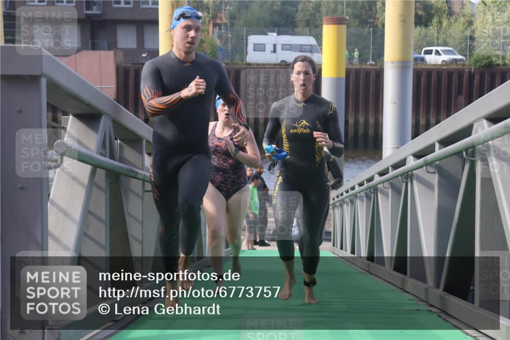 11.08.2024 - GEWOBA Citytriathlon Bremen Lena Gebhardt http://msf.ph/oto/6773757 11.08.2024 10:09:31 Schwimmen 4, 9, 20, 27, 42, 45, 48, 52, 58, 62, 69, 78, 99 meine-sportfotos.de