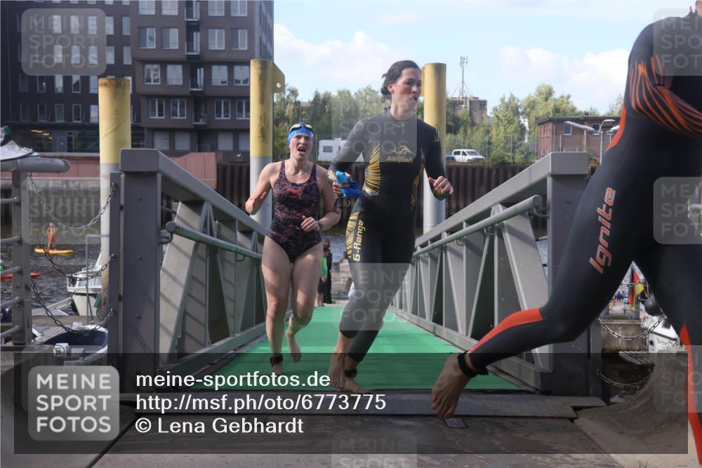 11.08.2024 - GEWOBA Citytriathlon Bremen Lena Gebhardt http://msf.ph/oto/6773775 11.08.2024 10:09:32 Schwimmen 4, 9, 20, 27, 42, 45, 48, 52, 58, 62, 69, 78, 99 meine-sportfotos.de