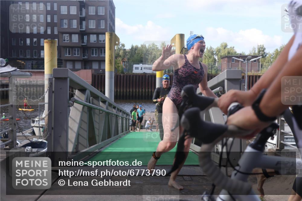 11.08.2024 - GEWOBA Citytriathlon Bremen Lena Gebhardt http://msf.ph/oto/6773790 11.08.2024 10:09:33 Schwimmen 4, 9, 27, 42, 48, 52, 58, 62, 69, 78, 99 meine-sportfotos.de