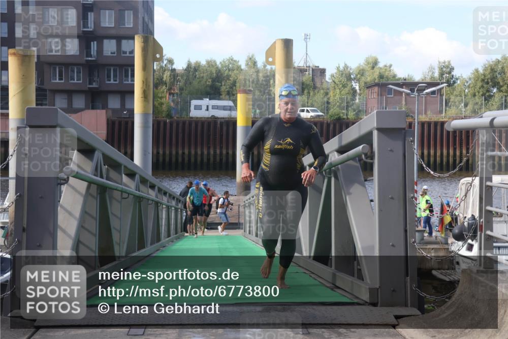 11.08.2024 - GEWOBA Citytriathlon Bremen Lena Gebhardt http://msf.ph/oto/6773800 11.08.2024 10:09:34 Schwimmen 4, 9, 27, 42, 48, 58, 62, 69, 78, 99, 109 meine-sportfotos.de