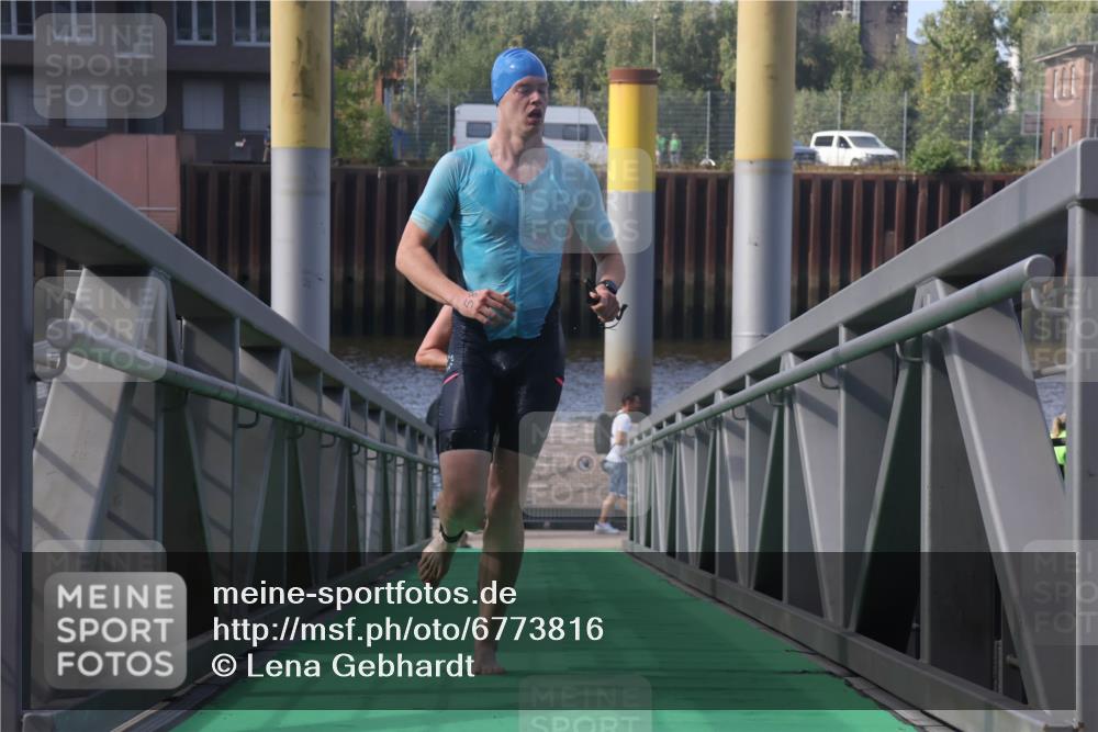 11.08.2024 - GEWOBA Citytriathlon Bremen Lena Gebhardt http://msf.ph/oto/6773816 11.08.2024 10:09:38 Schwimmen 4, 9, 11, 27, 42, 48, 58, 69, 78, 99, 109 meine-sportfotos.de