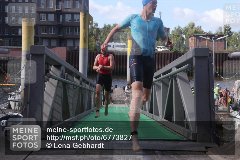 11.08.2024 - GEWOBA Citytriathlon Bremen Lena Gebhardt http://msf.ph/oto/6773827 11.08.2024 10:09:39 Schwimmen 4, 9, 11, 27, 42, 48, 58, 69, 78, 99, 109 meine-sportfotos.de