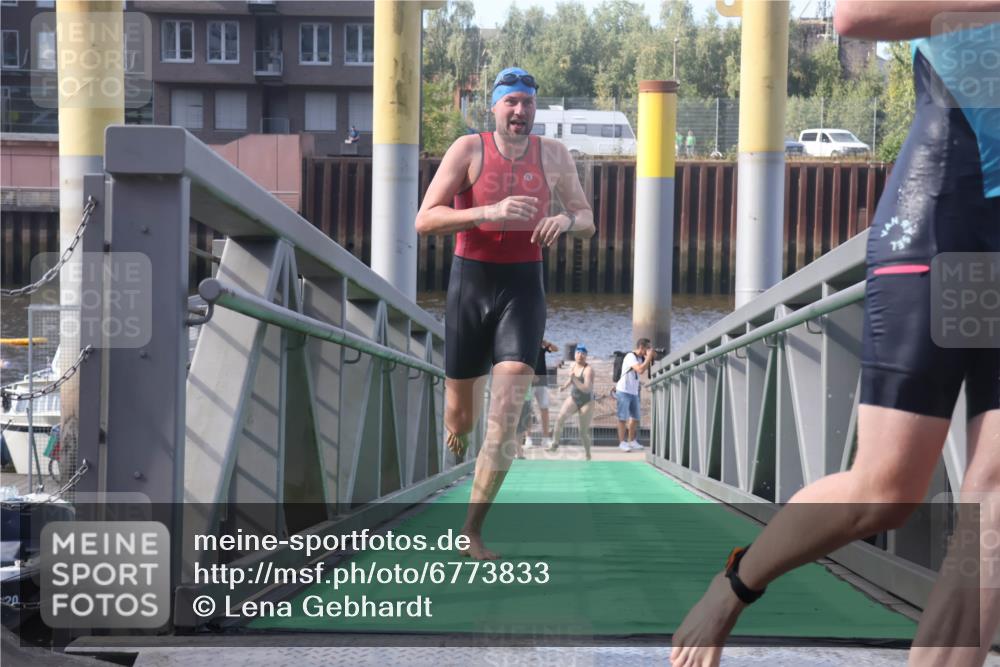 11.08.2024 - GEWOBA Citytriathlon Bremen Lena Gebhardt http://msf.ph/oto/6773833 11.08.2024 10:09:39 Schwimmen 4, 9, 11, 27, 42, 48, 58, 69, 78, 99, 109 meine-sportfotos.de