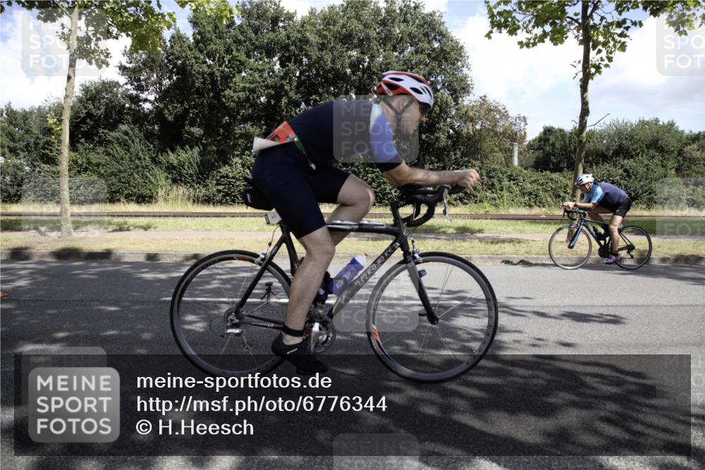11.08.2024 - GEWOBA Citytriathlon Bremen H.Heesch http://msf.ph/oto/6776344 11.08.2024 12:05:33 Radfahren 760, 783, 805, 920 meine-sportfotos.de
