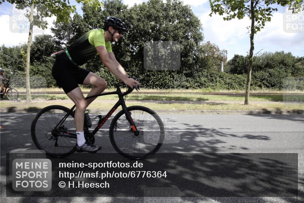 11.08.2024 - GEWOBA Citytriathlon Bremen H.Heesch http://msf.ph/oto/6776364 11.08.2024 12:06:13 Radfahren 703, 860, 870, 924, 934 meine-sportfotos.de