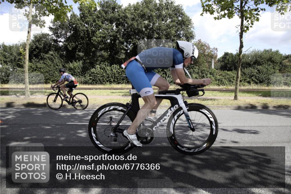 11.08.2024 - GEWOBA Citytriathlon Bremen H.Heesch http://msf.ph/oto/6776366 11.08.2024 12:06:23 Radfahren 924, 934, 978 meine-sportfotos.de