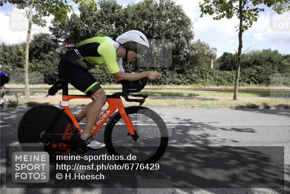 11.08.2024 - GEWOBA Citytriathlon Bremen H.Heesch http://msf.ph/oto/6776429 11.08.2024 12:07:38 Radfahren 785, 794, 817, 829, 929 meine-sportfotos.de