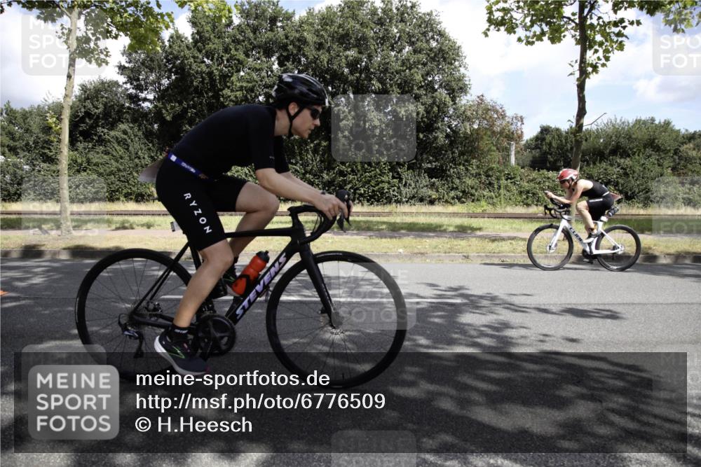 11.08.2024 - GEWOBA Citytriathlon Bremen H.Heesch http://msf.ph/oto/6776509 11.08.2024 12:08:51 Radfahren 741, 742, 796, 844, 892, 917, 1022 meine-sportfotos.de