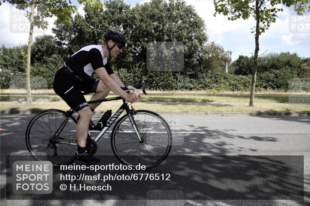11.08.2024 - GEWOBA Citytriathlon Bremen H.Heesch http://msf.ph/oto/6776512 11.08.2024 12:08:53 Radfahren 741, 742, 796, 844, 892, 917, 1022 meine-sportfotos.de