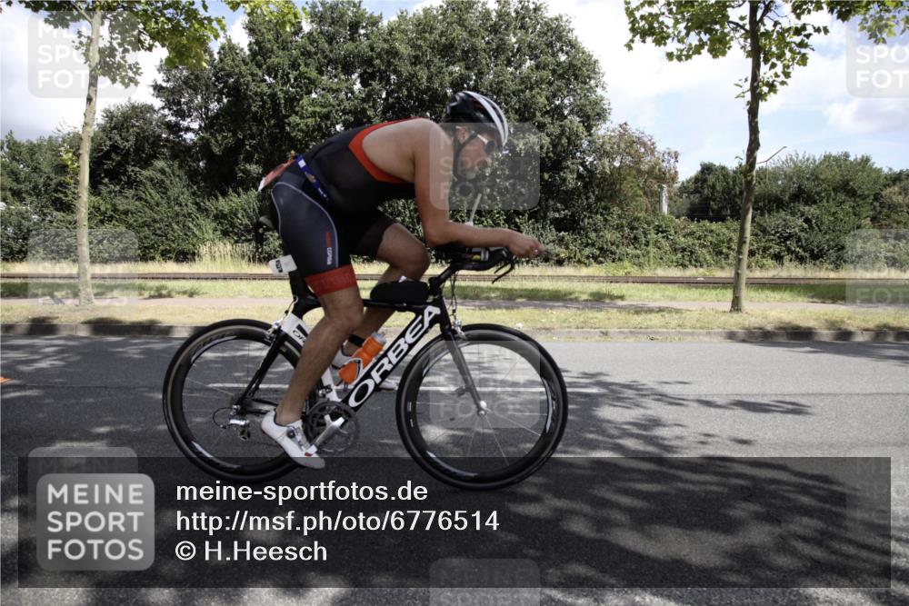 11.08.2024 - GEWOBA Citytriathlon Bremen H.Heesch http://msf.ph/oto/6776514 11.08.2024 12:08:57 Radfahren 742, 796, 844, 889, 892, 917, 1022 meine-sportfotos.de