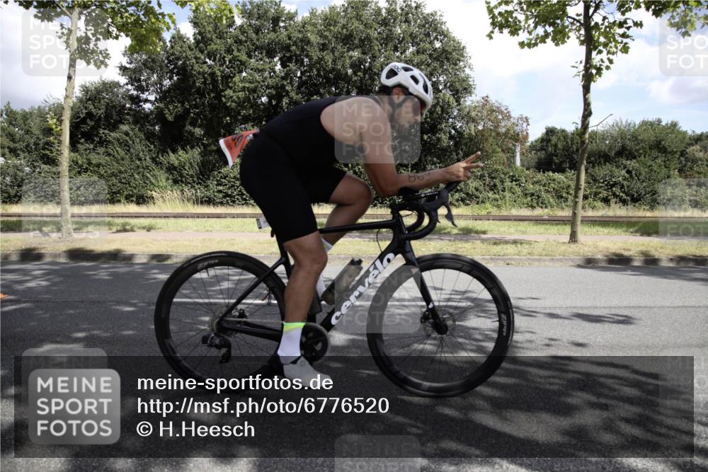 11.08.2024 - GEWOBA Citytriathlon Bremen H.Heesch http://msf.ph/oto/6776520 11.08.2024 12:09:11 Radfahren 787, 793, 844, 863, 866, 889, 932 meine-sportfotos.de