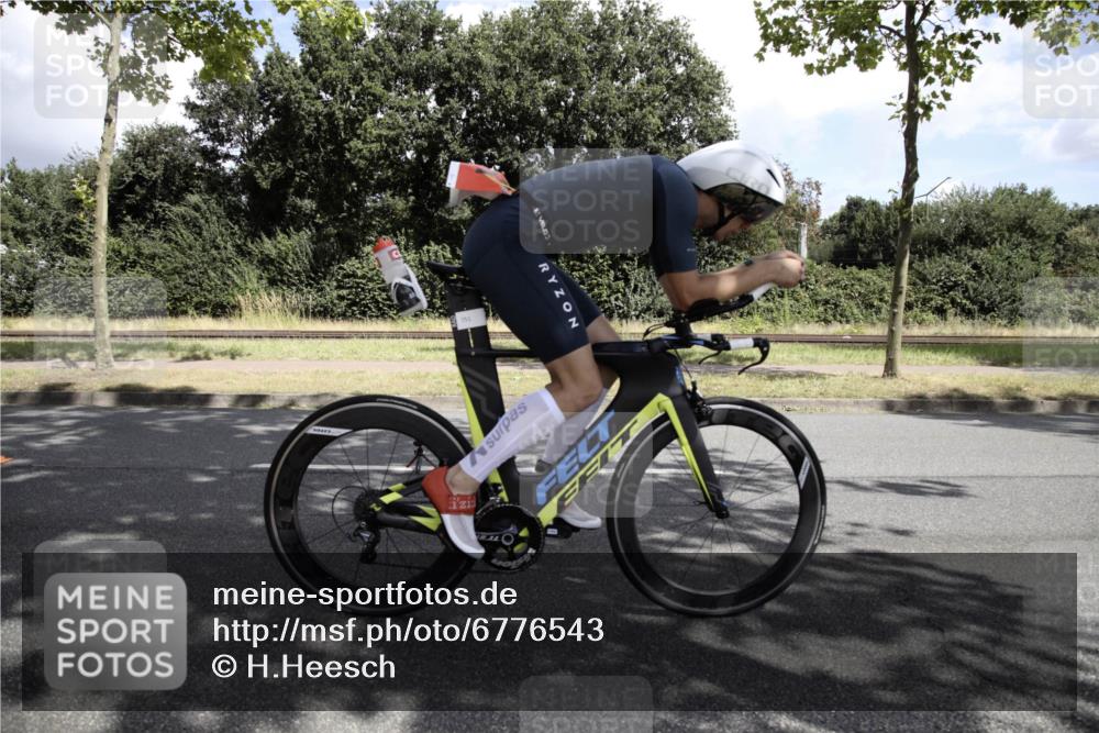 11.08.2024 - GEWOBA Citytriathlon Bremen H.Heesch http://msf.ph/oto/6776543 11.08.2024 12:09:42 Radfahren 751, 908, 988, 1027 meine-sportfotos.de