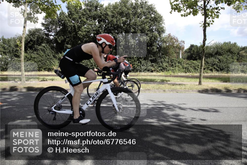 11.08.2024 - GEWOBA Citytriathlon Bremen H.Heesch http://msf.ph/oto/6776546 11.08.2024 12:09:46 Radfahren 751, 908, 988, 1027 meine-sportfotos.de