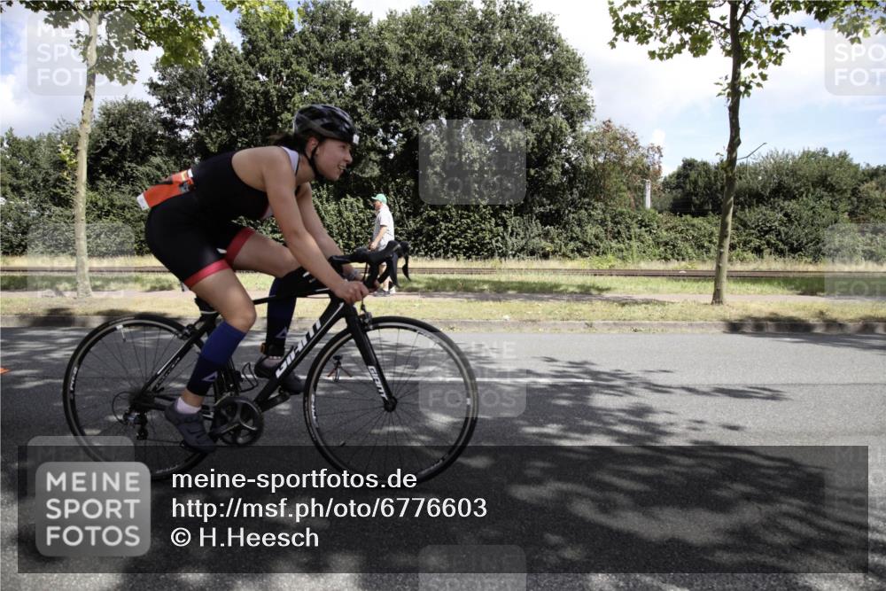 11.08.2024 - GEWOBA Citytriathlon Bremen H.Heesch http://msf.ph/oto/6776603 11.08.2024 12:11:38 Radfahren 823, 898, 987, 1003, 1005, 1017, 1034 meine-sportfotos.de