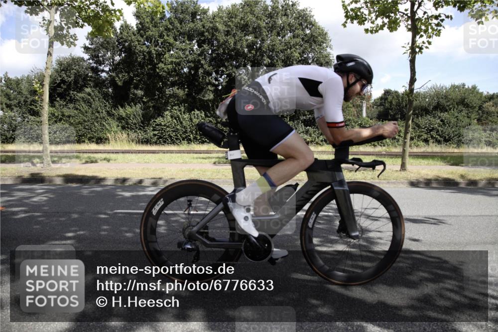 11.08.2024 - GEWOBA Citytriathlon Bremen H.Heesch http://msf.ph/oto/6776633 11.08.2024 12:12:44 Radfahren 749, 831, 840, 857, 961, 993, 999 meine-sportfotos.de