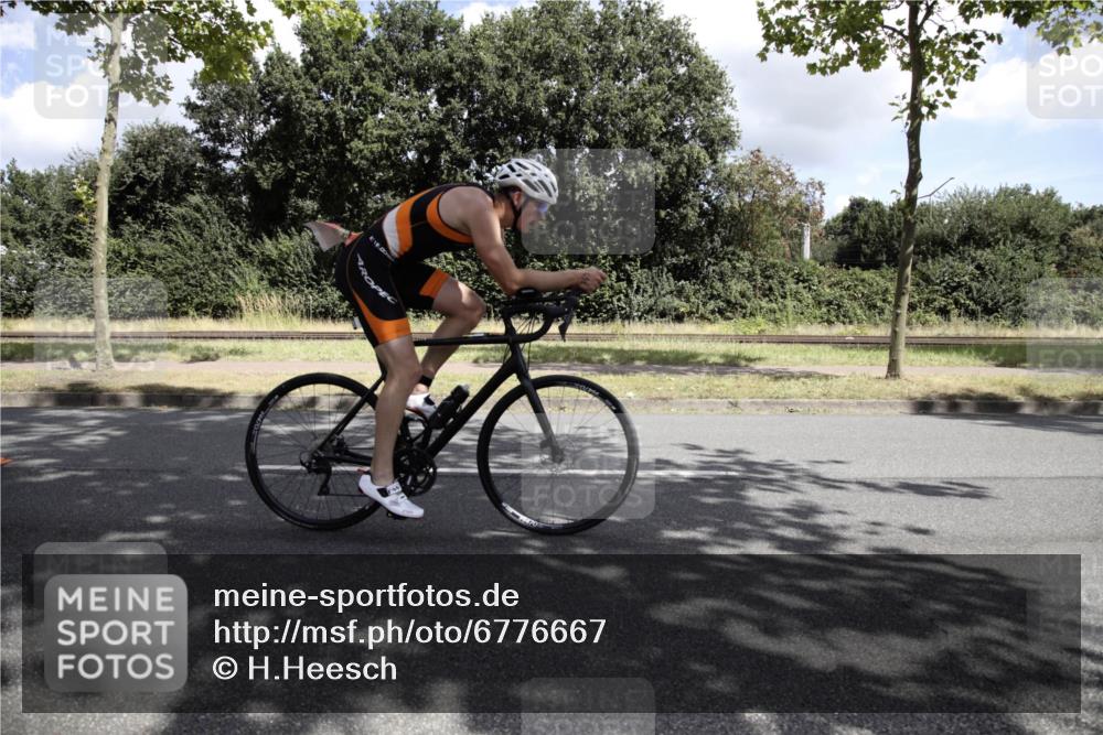 11.08.2024 - GEWOBA Citytriathlon Bremen H.Heesch http://msf.ph/oto/6776667 11.08.2024 12:13:10 Radfahren 743, 769, 788, 807, 896, 969, 1009, 1011 meine-sportfotos.de