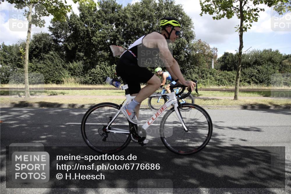 11.08.2024 - GEWOBA Citytriathlon Bremen H.Heesch http://msf.ph/oto/6776686 11.08.2024 12:13:50 Radfahren 820, 858, 940, 957, 998 meine-sportfotos.de