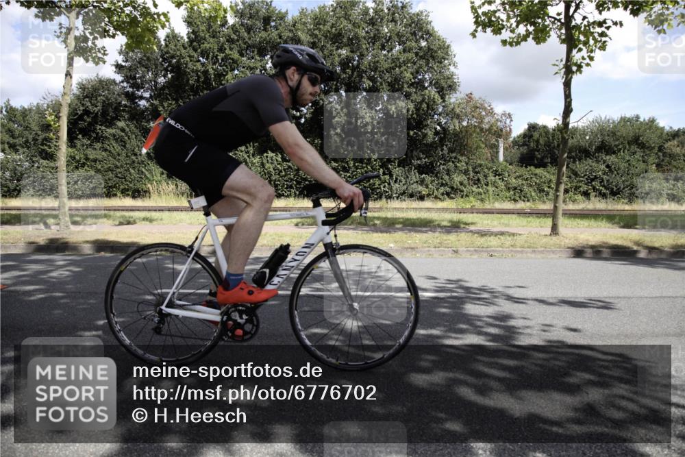 11.08.2024 - GEWOBA Citytriathlon Bremen H.Heesch http://msf.ph/oto/6776702 11.08.2024 12:14:13 Radfahren 772, 821, 825, 902, 998 meine-sportfotos.de