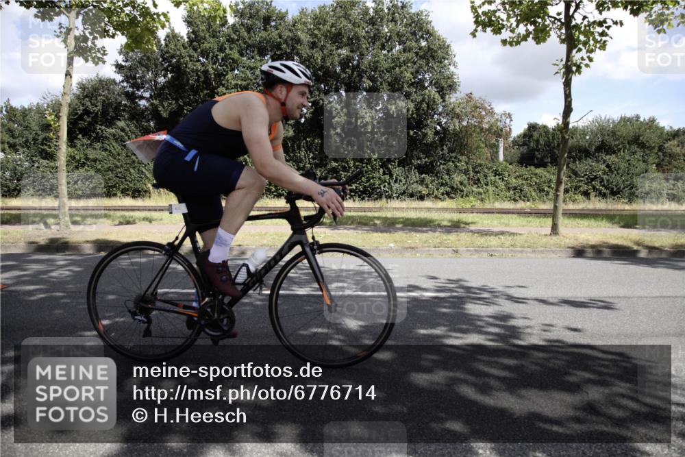 11.08.2024 - GEWOBA Citytriathlon Bremen H.Heesch http://msf.ph/oto/6776714 11.08.2024 12:14:21 Radfahren 772, 821, 825 meine-sportfotos.de