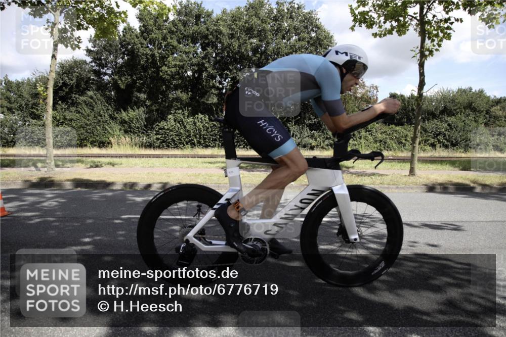 11.08.2024 - GEWOBA Citytriathlon Bremen H.Heesch http://msf.ph/oto/6776719 11.08.2024 12:14:46 Radfahren 850, 905, 925 meine-sportfotos.de