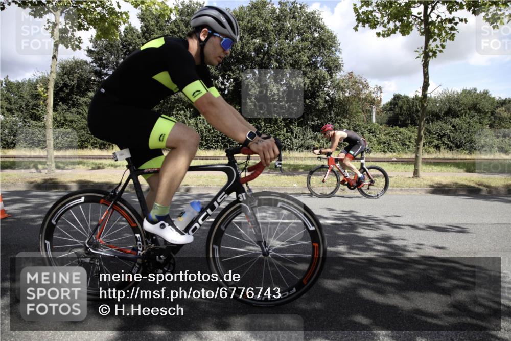 11.08.2024 - GEWOBA Citytriathlon Bremen H.Heesch http://msf.ph/oto/6776743 11.08.2024 12:15:50 Radfahren 767, 780, 786, 790, 791, 985, 989, 1020, 1036 meine-sportfotos.de