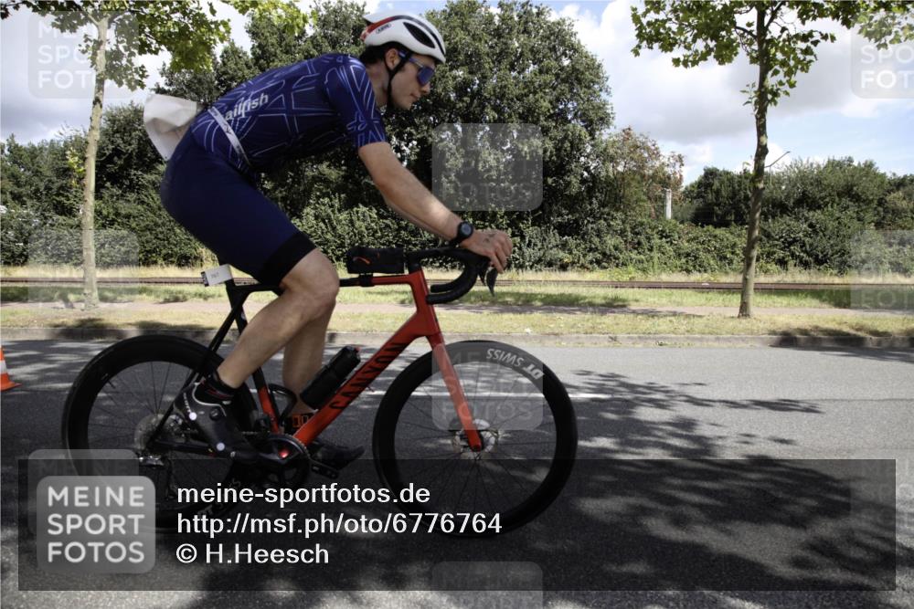 11.08.2024 - GEWOBA Citytriathlon Bremen H.Heesch http://msf.ph/oto/6776764 11.08.2024 12:15:57 Radfahren 767, 780, 786, 790, 791, 800, 989, 1020, 1036 meine-sportfotos.de