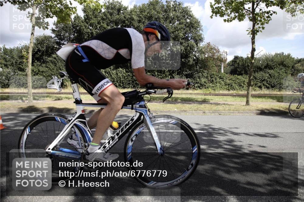 11.08.2024 - GEWOBA Citytriathlon Bremen H.Heesch http://msf.ph/oto/6776779 11.08.2024 12:16:24 Radfahren 758, 771, 834, 965, 967, 1000 meine-sportfotos.de