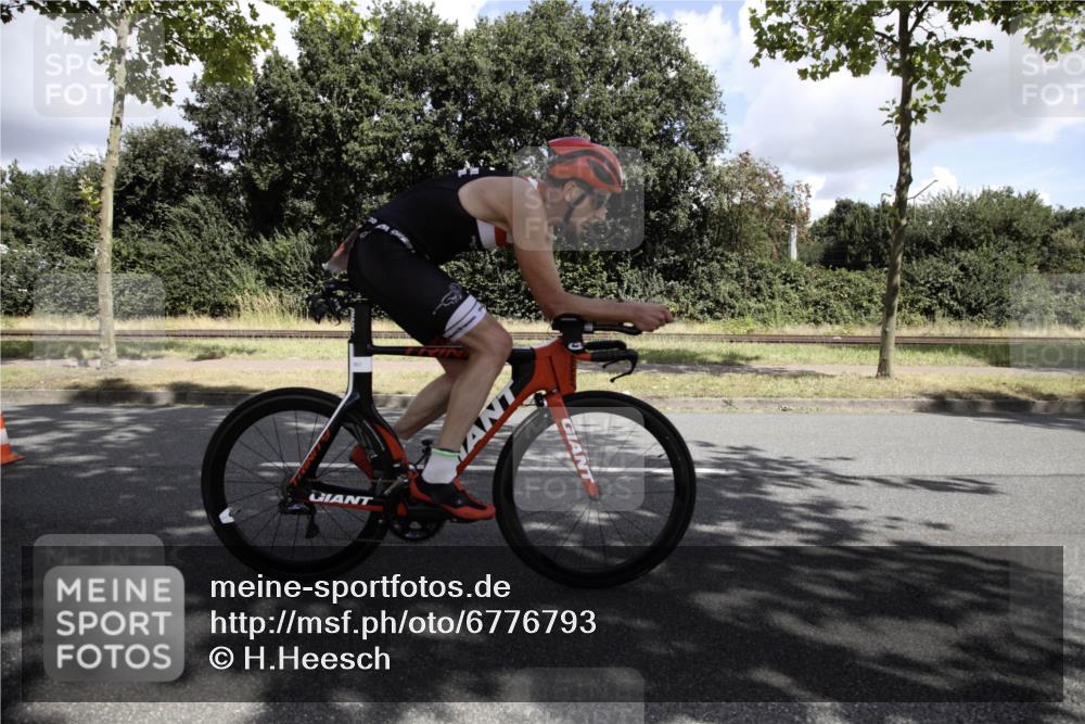 11.08.2024 - GEWOBA Citytriathlon Bremen H.Heesch http://msf.ph/oto/6776793 11.08.2024 12:16:37 Radfahren 771, 834, 846, 967, 1039 meine-sportfotos.de