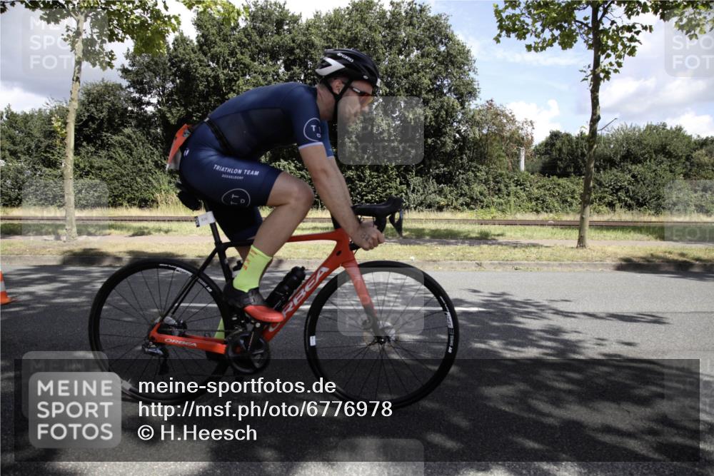 11.08.2024 - GEWOBA Citytriathlon Bremen H.Heesch http://msf.ph/oto/6776978 11.08.2024 12:20:47 Radfahren 759, 806, 826, 843, 853 meine-sportfotos.de