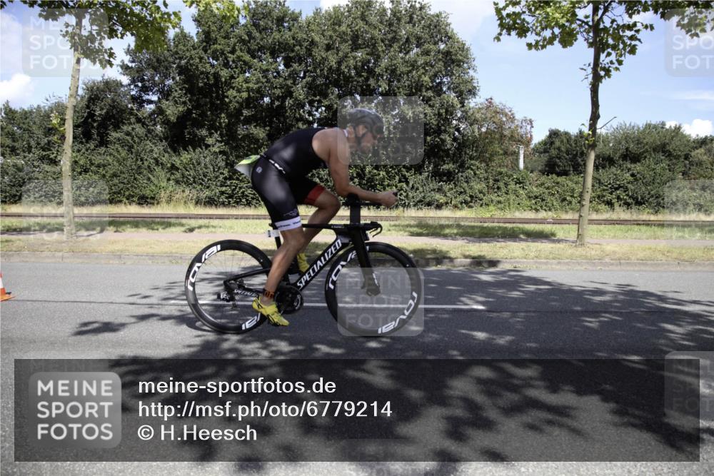 11.08.2024 - GEWOBA Citytriathlon Bremen H.Heesch http://msf.ph/oto/6779214 11.08.2024 13:18:49 Radfahren xxx, 405, 489, 493, 546, 591, 646, 655, 688 meine-sportfotos.de