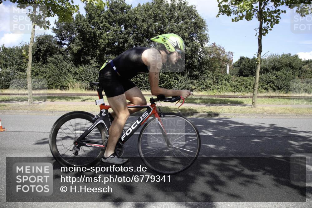11.08.2024 - GEWOBA Citytriathlon Bremen H.Heesch http://msf.ph/oto/6779341 11.08.2024 13:19:46 Radfahren xxx, 251, 419, 525, 568, 595, 603, 626, 686, 692 meine-sportfotos.de