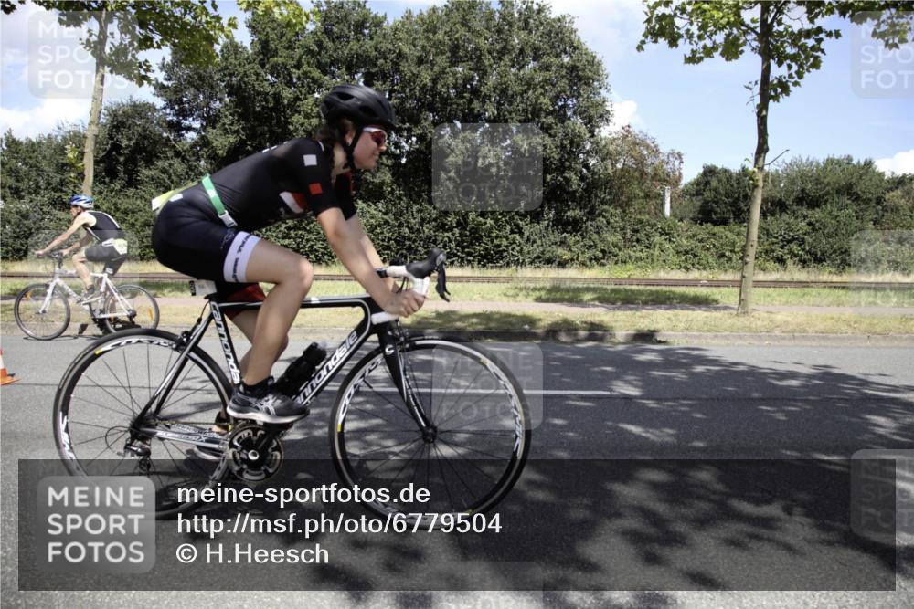 11.08.2024 - GEWOBA Citytriathlon Bremen H.Heesch http://msf.ph/oto/6779504 11.08.2024 13:21:07 Radfahren 211, 230, 238, xxx, 408, 532, 539, 642, 673, 679, 719, 1037 meine-sportfotos.de